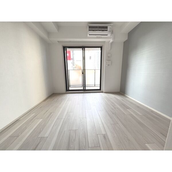 Splendide NAMBAIII11階1K リビングの画像