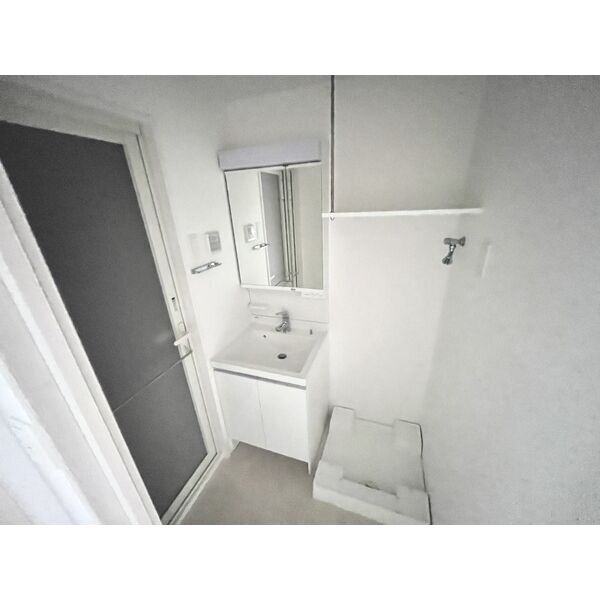 Splendide NAMBAIII11階1K 洗面所の画像