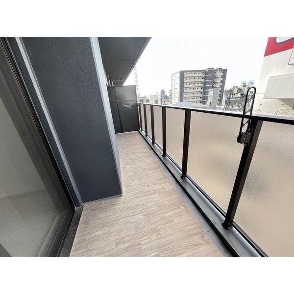 Splendide NAMBAIII11階1K ベランダの画像