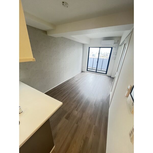 レジュールアッシュ塚本レジデンス10階1LDK リビングの画像