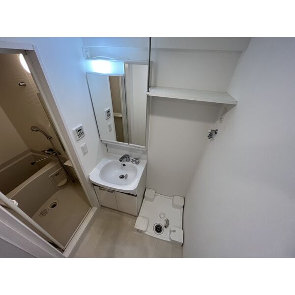 レジュールアッシュ塚本レジデンス8階1K 洗面所の画像