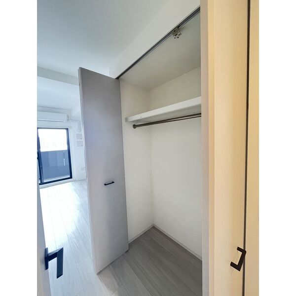 レジュールアッシュ塚本レジデンス9階1K 収納の画像