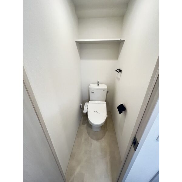 レジュールアッシュ塚本レジデンス5階1K トイレの画像