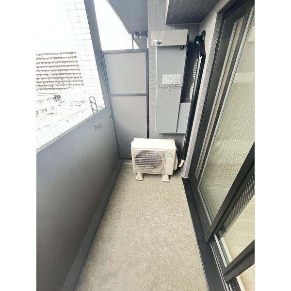 レジュールアッシュ塚本レジデンス5階1K ベランダの画像