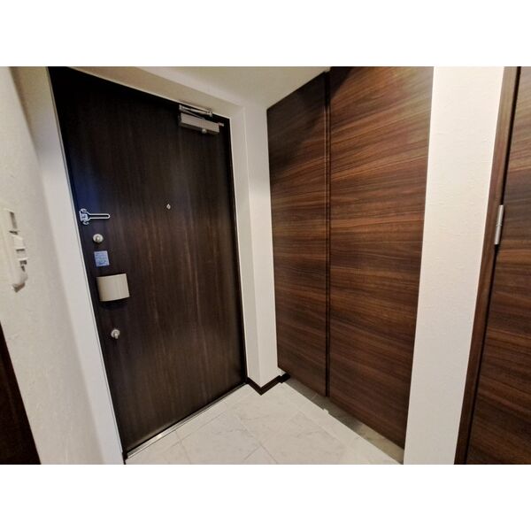 グランカーサ難波元町3階1LDK 玄関の画像