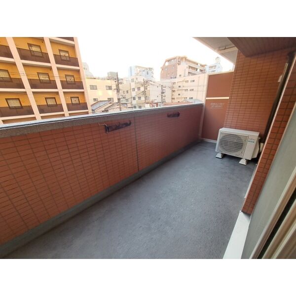 グランカーサ難波元町3階1LDK ベランダの画像