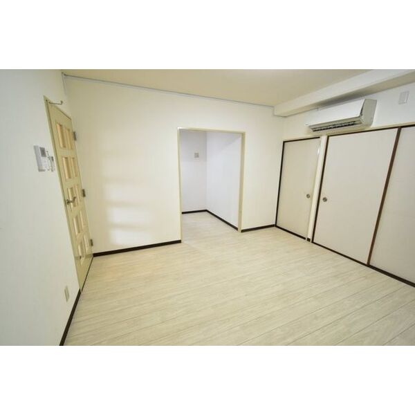 シロハイヌ今米09階2LDK リビングの画像