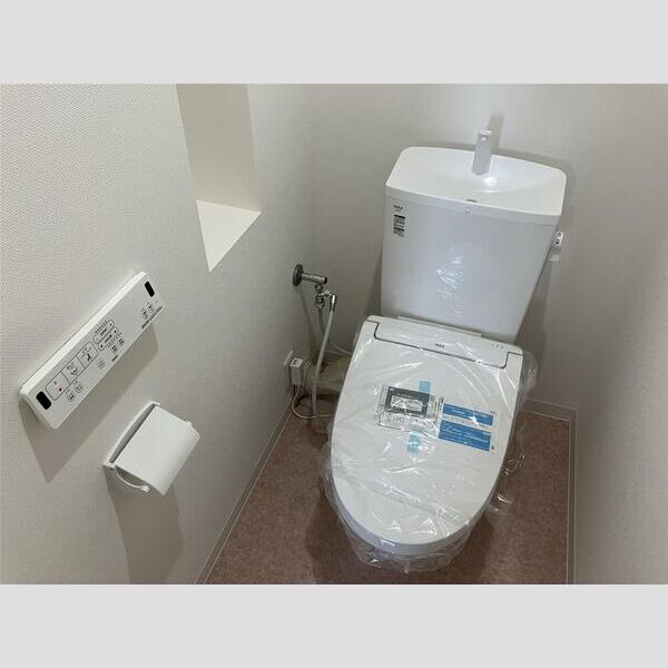 プレステージ12番館10階2LDK トイレの画像