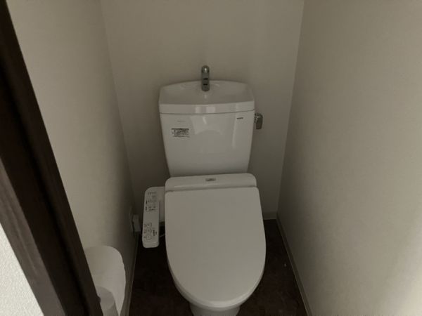 スプランディッド難波元町DUE6階1K トイレの画像