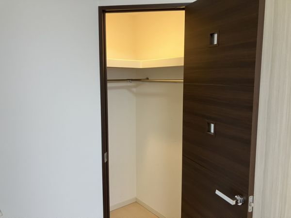 クラウンハイム北心斎橋フラワーコート14階1K 収納の画像