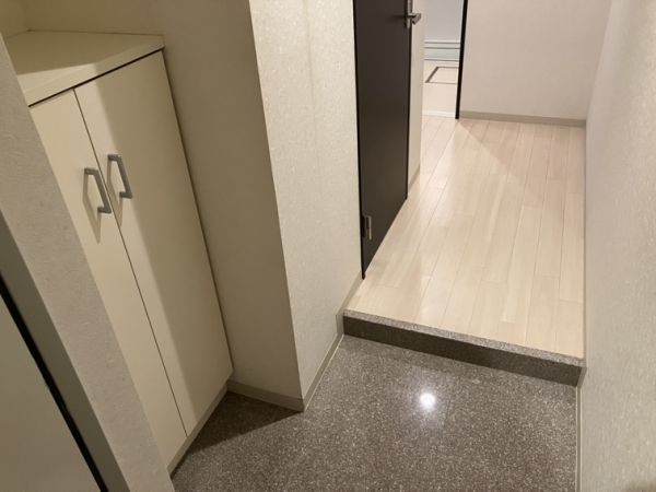 カーサ松崎町1階1LDK 玄関の画像