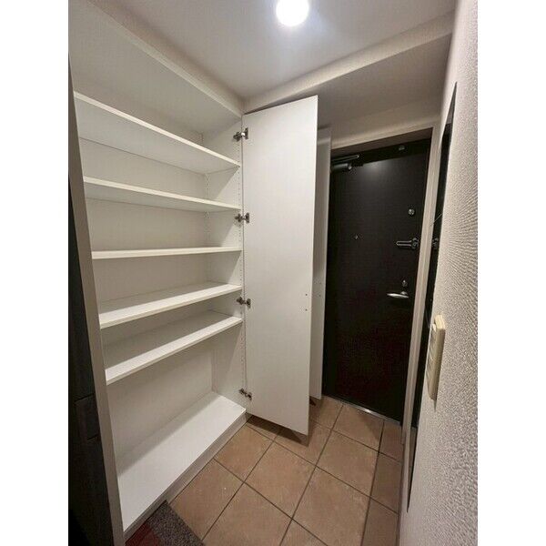 レジディア靭公園15階1LDK 玄関の画像