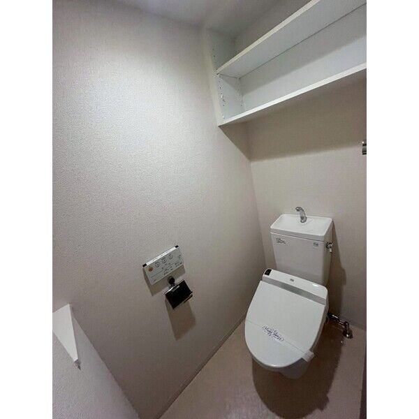 レジディア靭公園15階1LDK トイレの画像