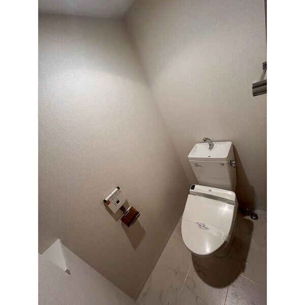 レジディア靭公園12階1R トイレの画像