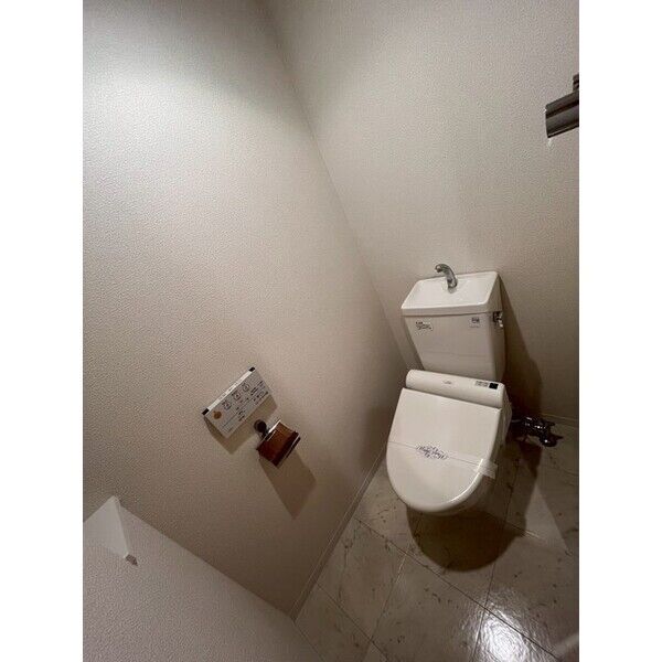 レジディア靭公園3階1R トイレの画像