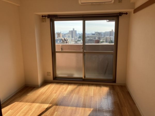 エストレージャ文の里9階1K リビングの画像