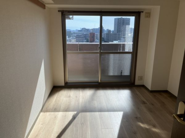 エストレージャ文の里8階1K リビングの画像