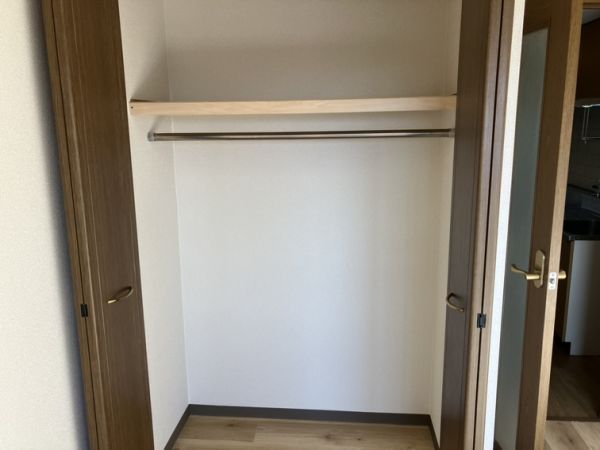 エストレージャ文の里8階1K 収納の画像