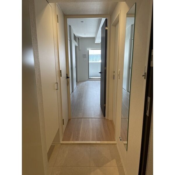 コンフォリア・リヴ大阪本町15階2LDK 玄関の画像