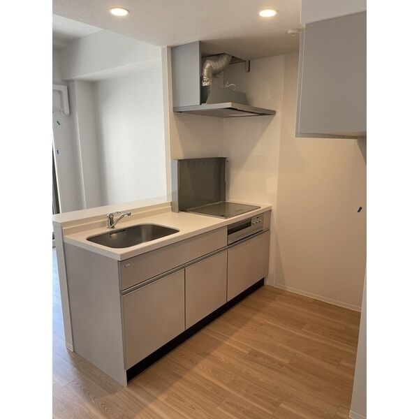 コンフォリア・リヴ大阪本町15階2LDK キッチンの画像