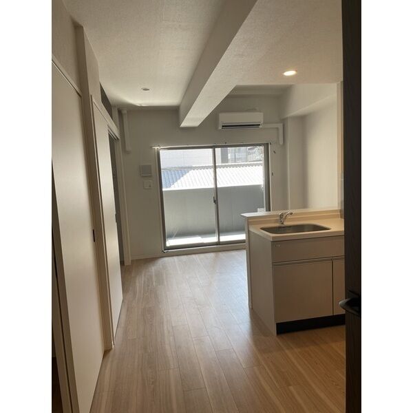 コンフォリア・リヴ大阪本町15階2LDK リビングの画像