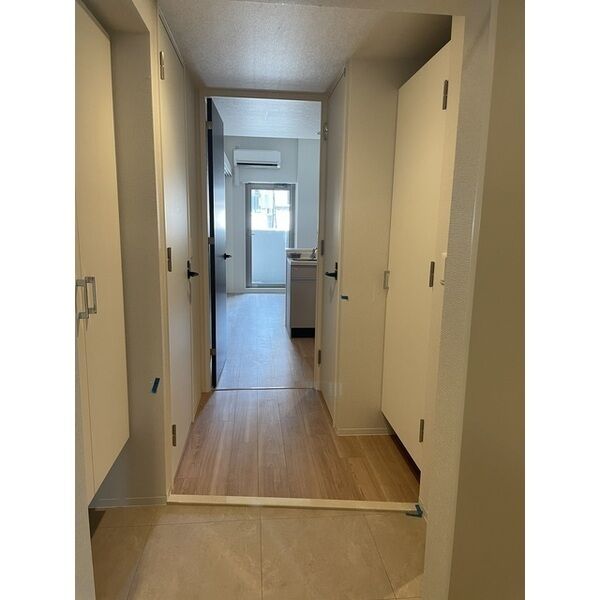 コンフォリア・リヴ大阪本町3階1DK 玄関の画像