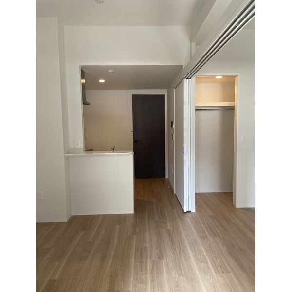 コンフォリア・リヴ大阪本町3階1DK リビングの画像