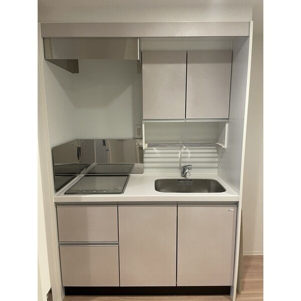 コンフォリア・リヴ大阪本町15階1K キッチンの画像