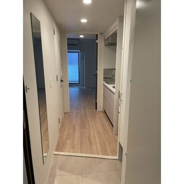 コンフォリア・リヴ大阪本町7階1K 玄関の画像