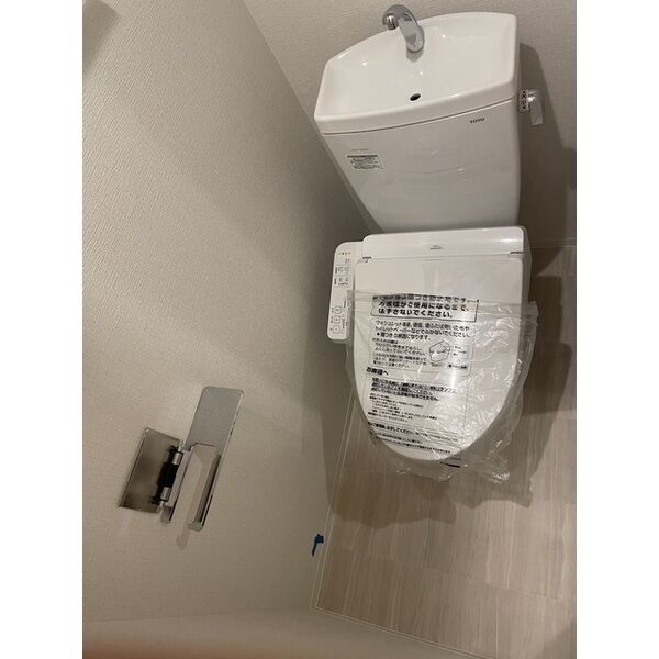 コンフォリア・リヴ大阪本町7階1K トイレの画像