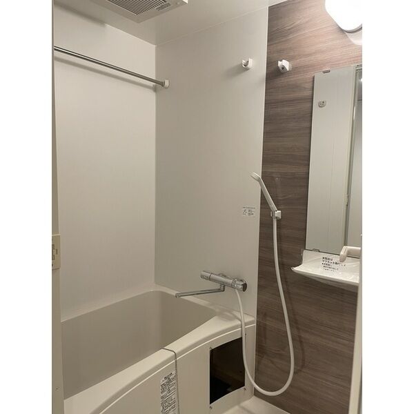 コンフォリア・リヴ大阪本町7階1K お風呂の画像