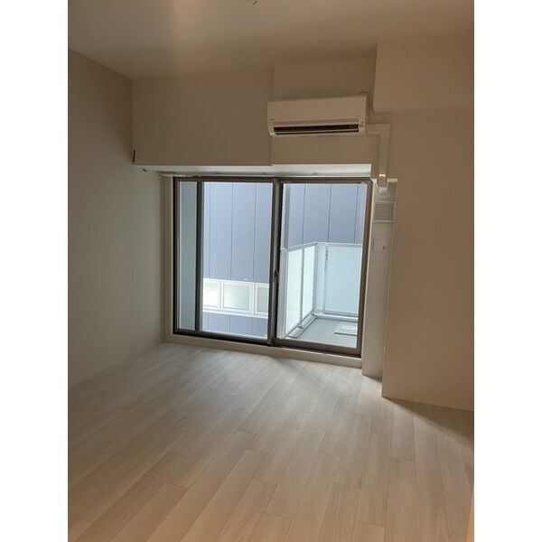 コンフォリア・リヴ大阪本町4階1K リビングの画像