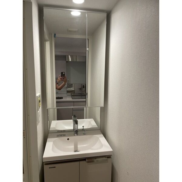 コンフォリア・リヴ大阪本町3階1K 洗面所の画像