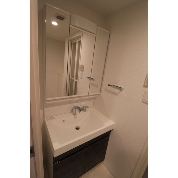 コンフォリア・リヴ新大阪WEST6階2K 洗面所の画像