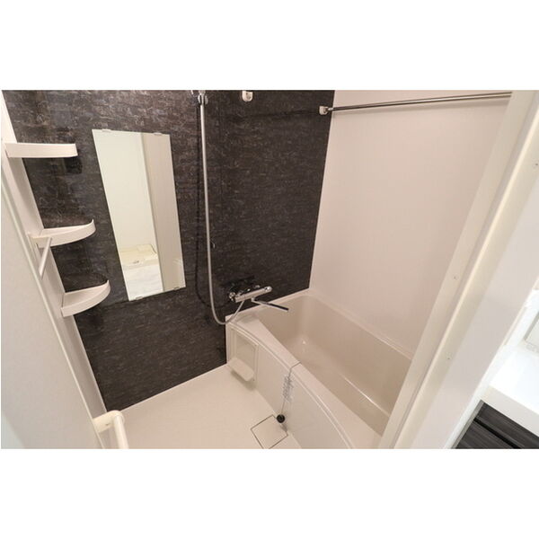 コンフォリア・リヴ新大阪WEST9階1LDK お風呂の画像