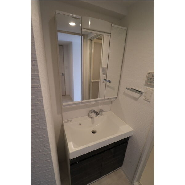 コンフォリア・リヴ新大阪WEST9階2K 洗面所の画像