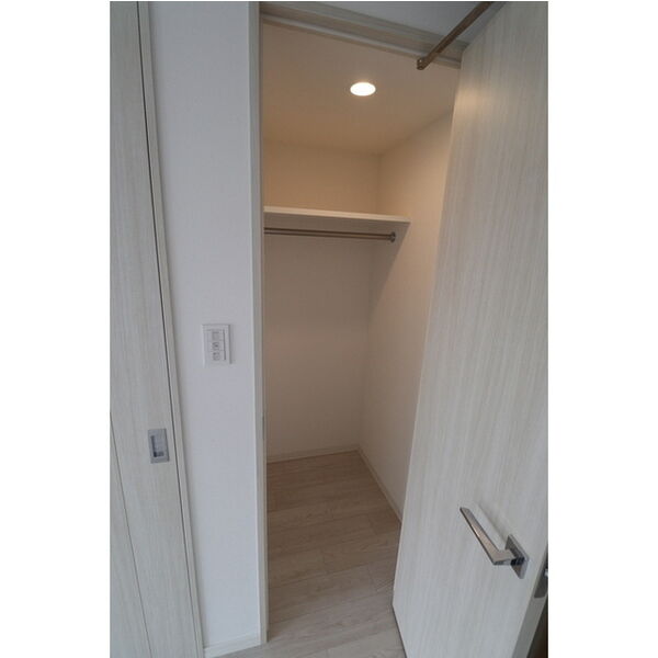 コンフォリア・リヴ新大阪WEST9階2K 収納の画像