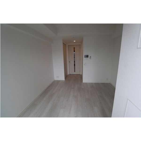 コンフォリア・リヴ新大阪WEST11階1K リビングの画像