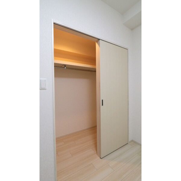 プレジオ新大阪EURO10階1LDK 収納の画像