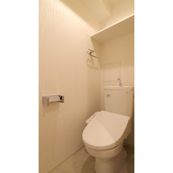 プレジオ新大阪EURO8階1LDK トイレの画像