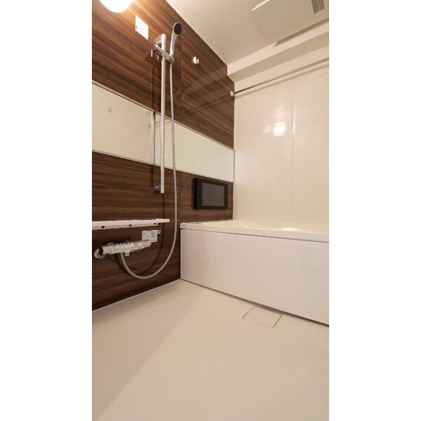 プレジオ新大阪EURO8階1LDK お風呂の画像