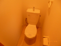 AH-BONⅡ2階1DK トイレの画像