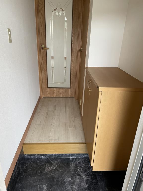 J・ソブリン1階1LDK 玄関の画像