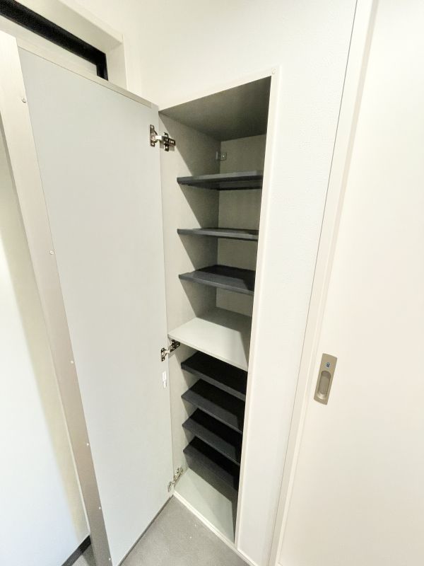 En中村公園2階1LDK 玄関の画像