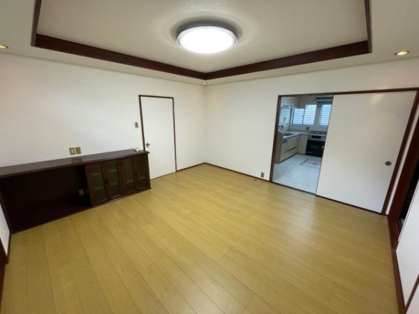 名塩ガーデン戸建1階4LDK以上 リビングの画像