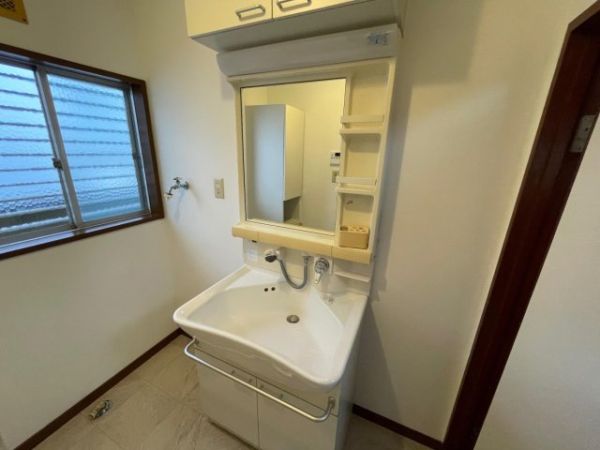 名塩ガーデン戸建1階4LDK以上 洗面所の画像