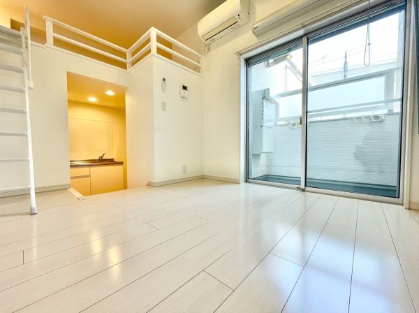 Mont cypres1階1R リビングの画像