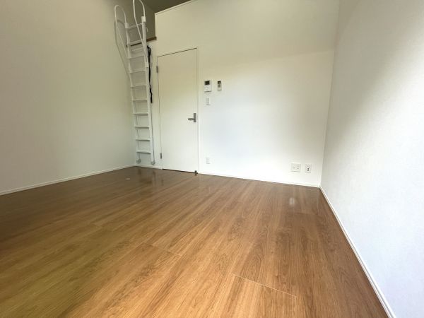 アソシエⅢ　1階1K リビングの画像