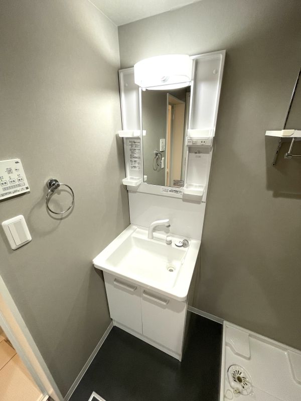 アソシエⅢ　1階1K 洗面所の画像