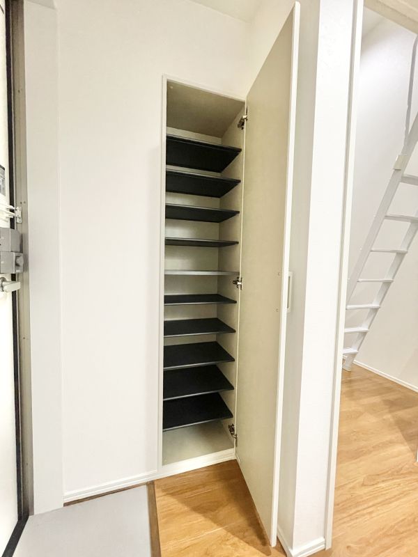 ヴァンクール中小田井1階1K 玄関の画像